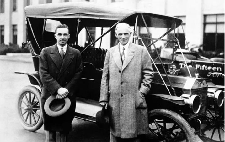 <strong>Henry y Edsel Ford</strong> 0