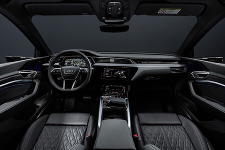 Audi Q8 Sportback e-tron 4