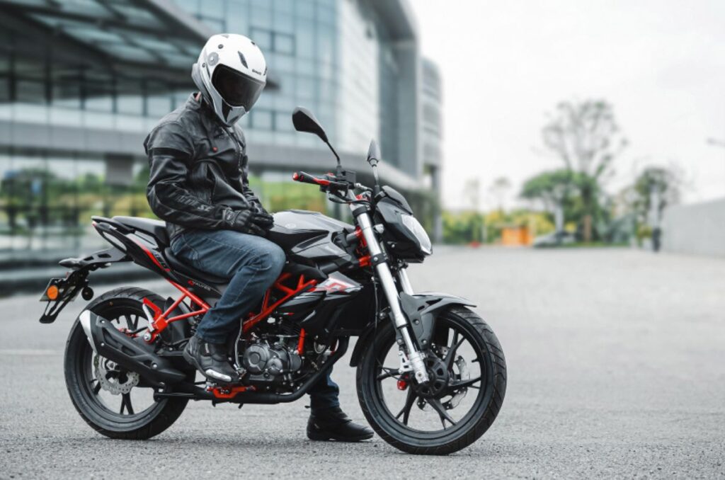 Benelli motocicleta - TNT 150i