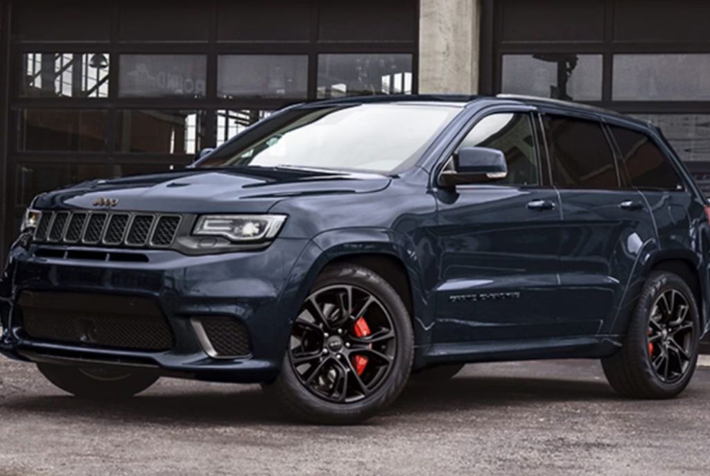 Cherokee SRT mod 2020 inmóvil