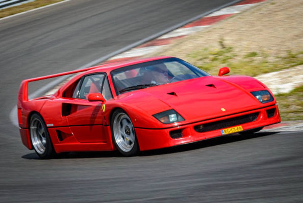 F40 - En Competición