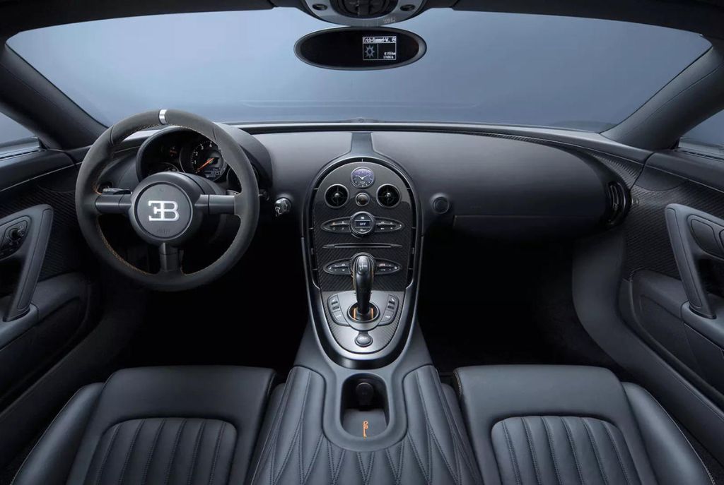 Buggati Veyron SS interior