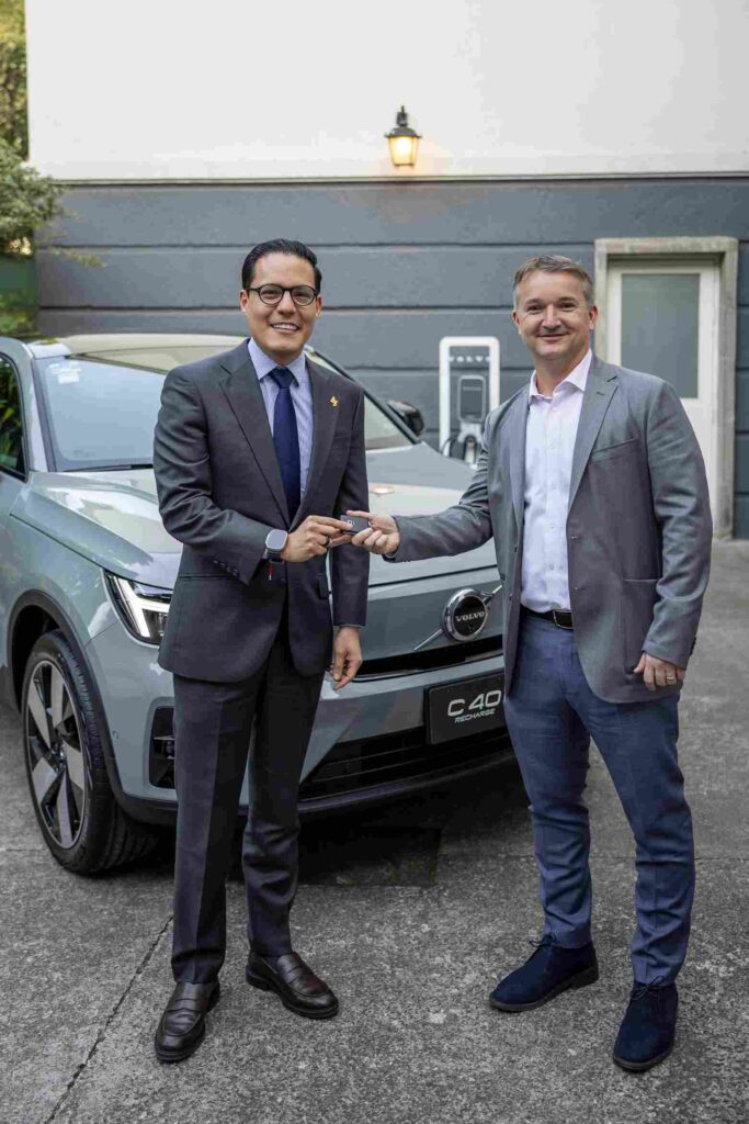 Volvo México y Astra Zeneca firman acuerdo 1