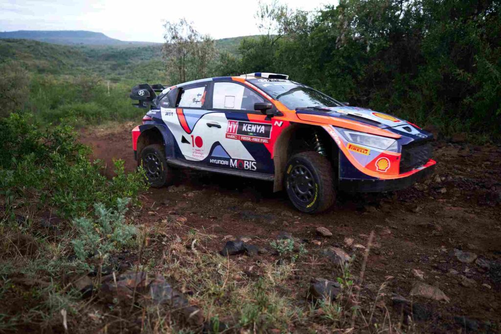 Hyundai en él Rally Safari de Kenia 1