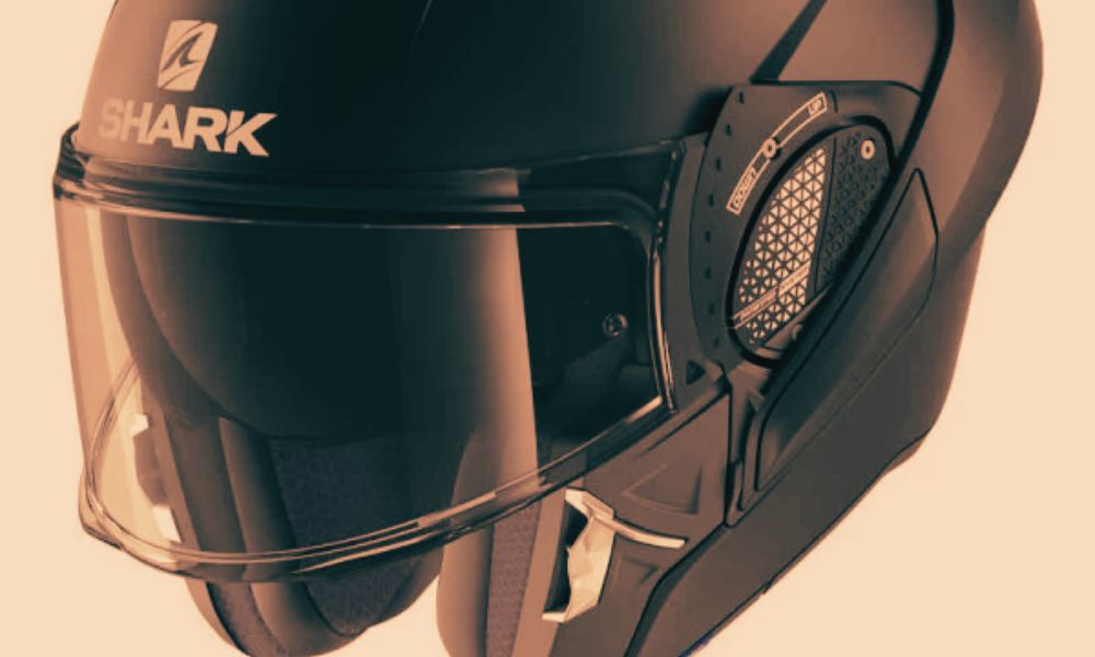 Casco abatible marca Shark