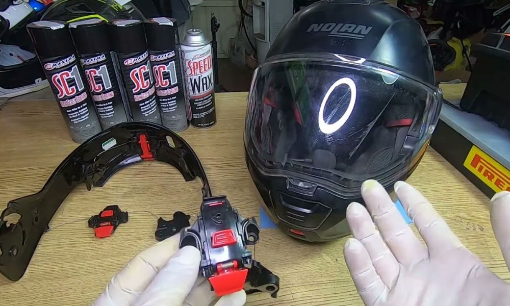 Mantenimiento del casco abatible para moto