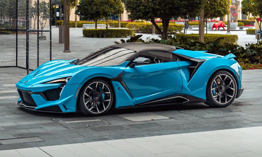 W Motors Fenyr