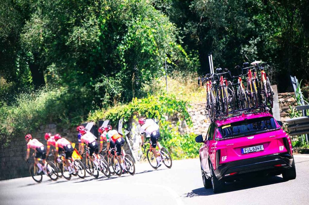 Cadillac presente en él Tour de Francia 0