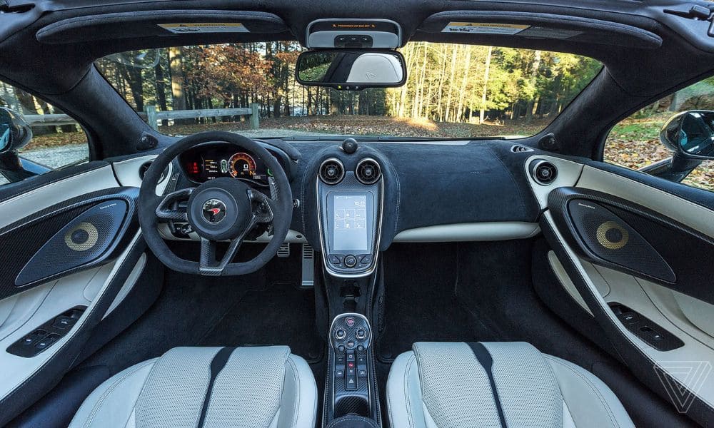 570S Spider interior