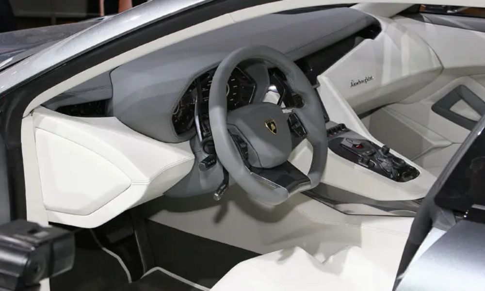 Estoque Lamborghini interior