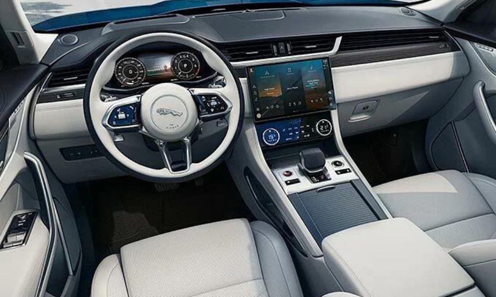 Jaguar F-PACE interior