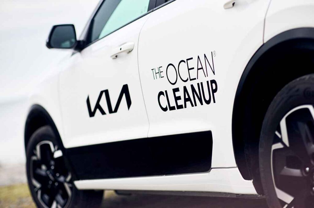 Kia y Ocean CleanUp 0