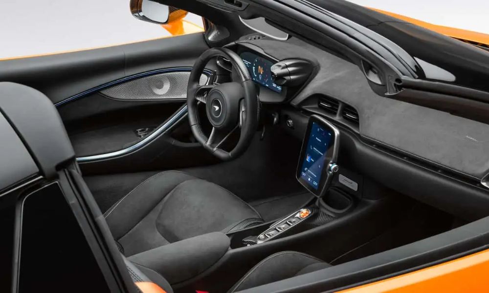 McLaren Artura Spider interior