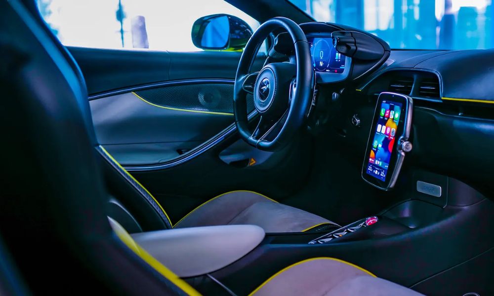 McLaren Artura interior