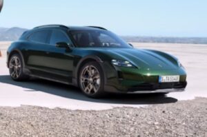 Taycan Turbo Cross Turismo: El crossover eléctrico más potente de Porsche
