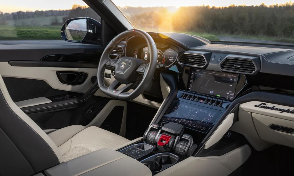 Urus S interior