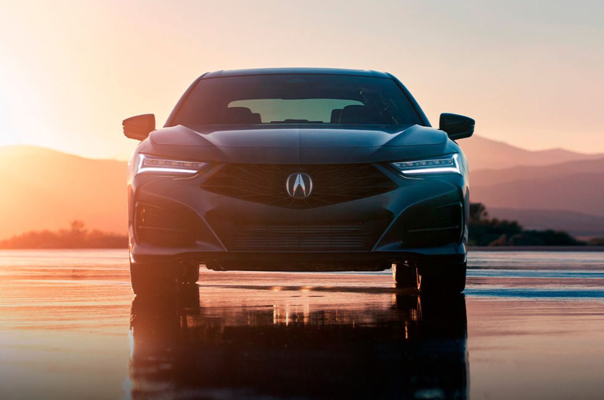 Acura TLX: El sedán de lujo japonés renovado y atrevido