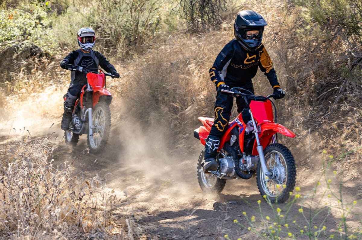 CRF110F: La moto ideal para comenzar a desafiar los terrenos