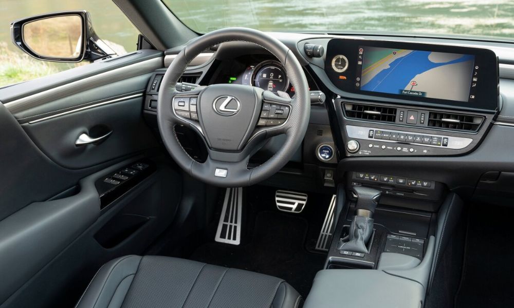 ES Hybrid interior