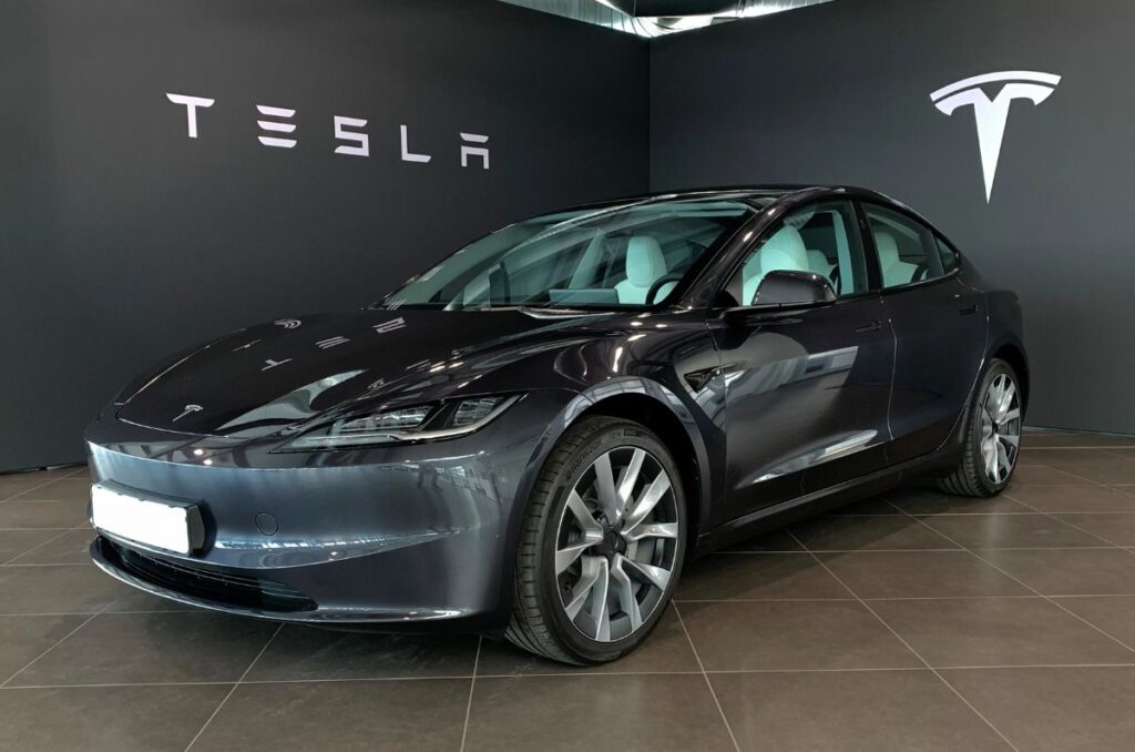 Model 3: El sedán eléctrico de Tesla más asequible