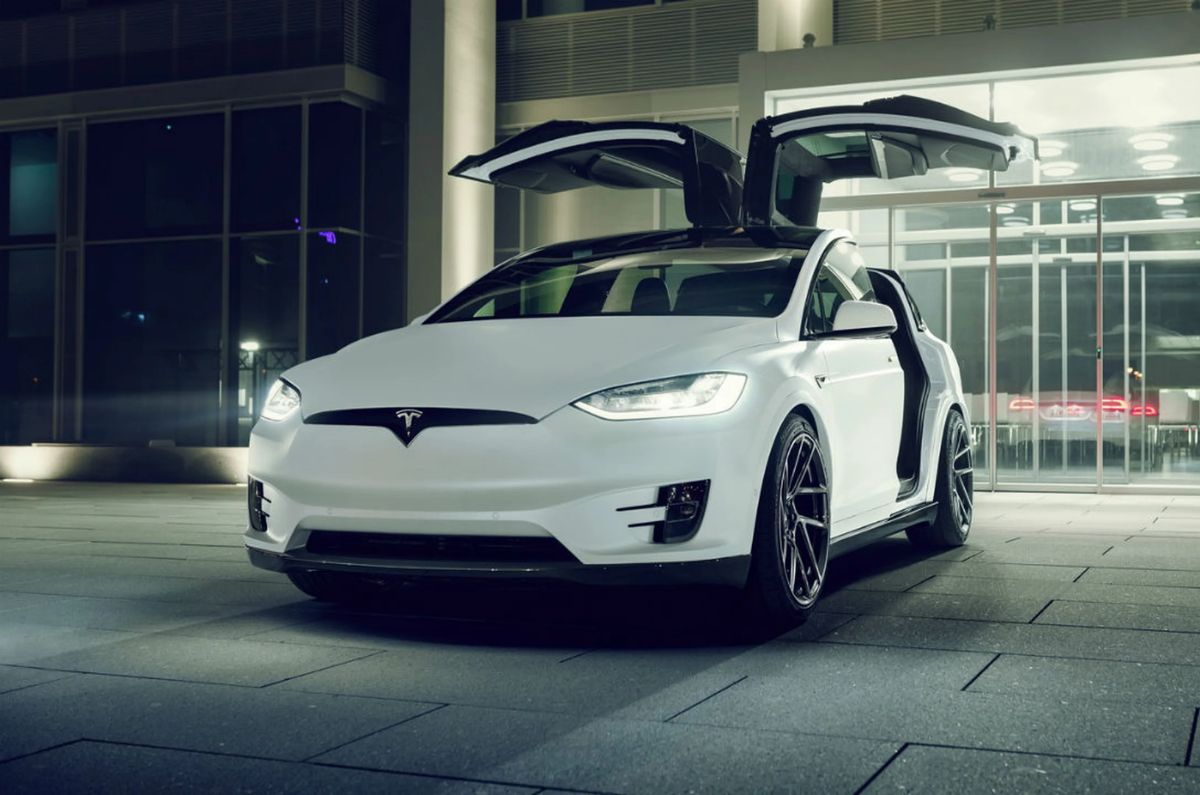 Model X: Superpotencia en un SUV eléctrico de Tesla