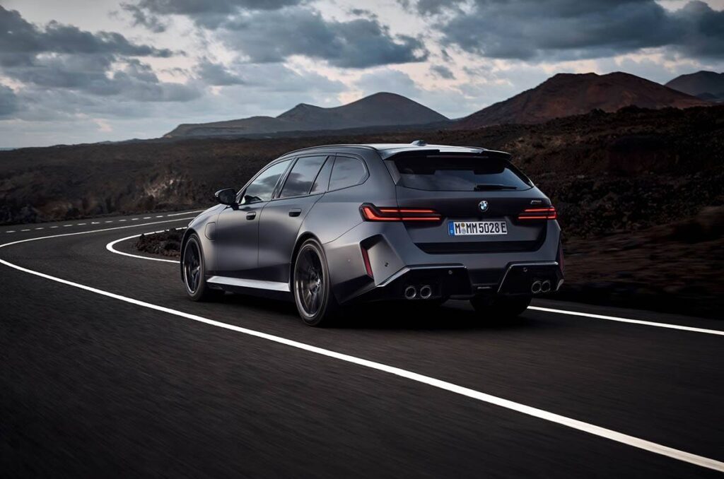 BMW M5 Touring 1