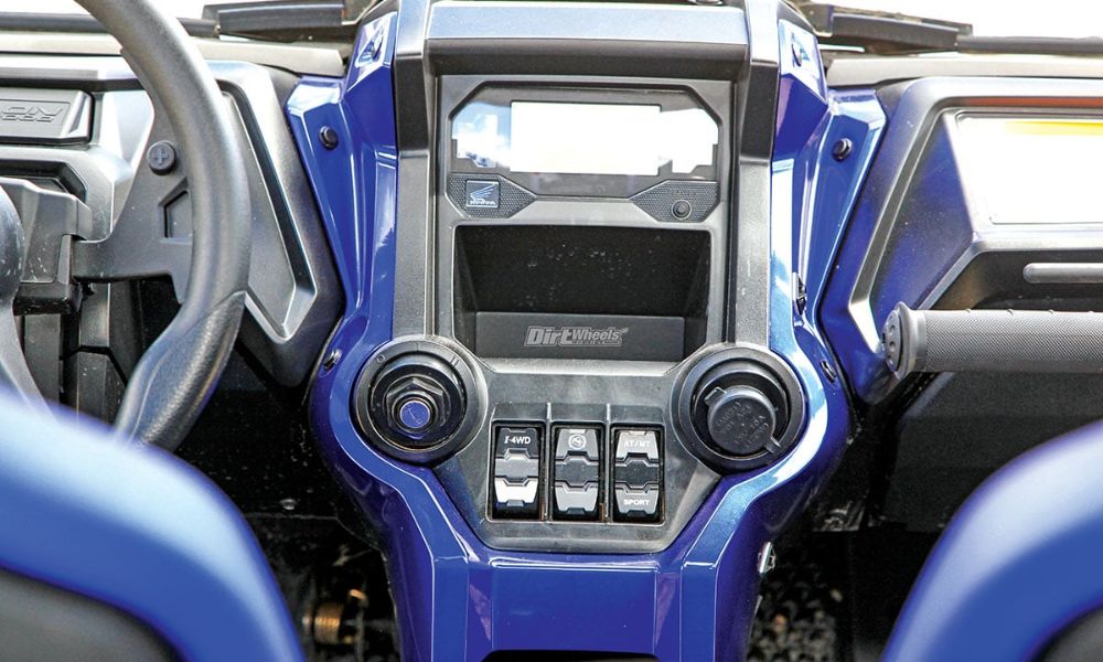 TALON 1000X interior