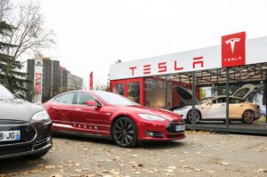 Tesla: La máxima revolución eléctrica en la industria automotriz