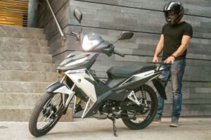 Carabela Hunter 110: Una moto de ciudad económica y fácil de manejar