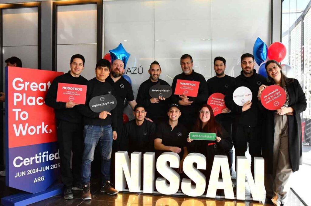 Nissan se capacita en I.A. 0