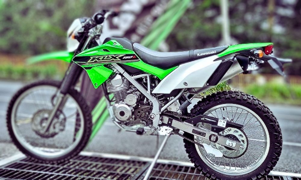 KLX 150: Rendimiento, diseño, seguridad y precio