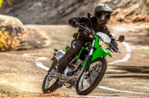 KLX 300: La doble propósito más atractiva de Kawasaki