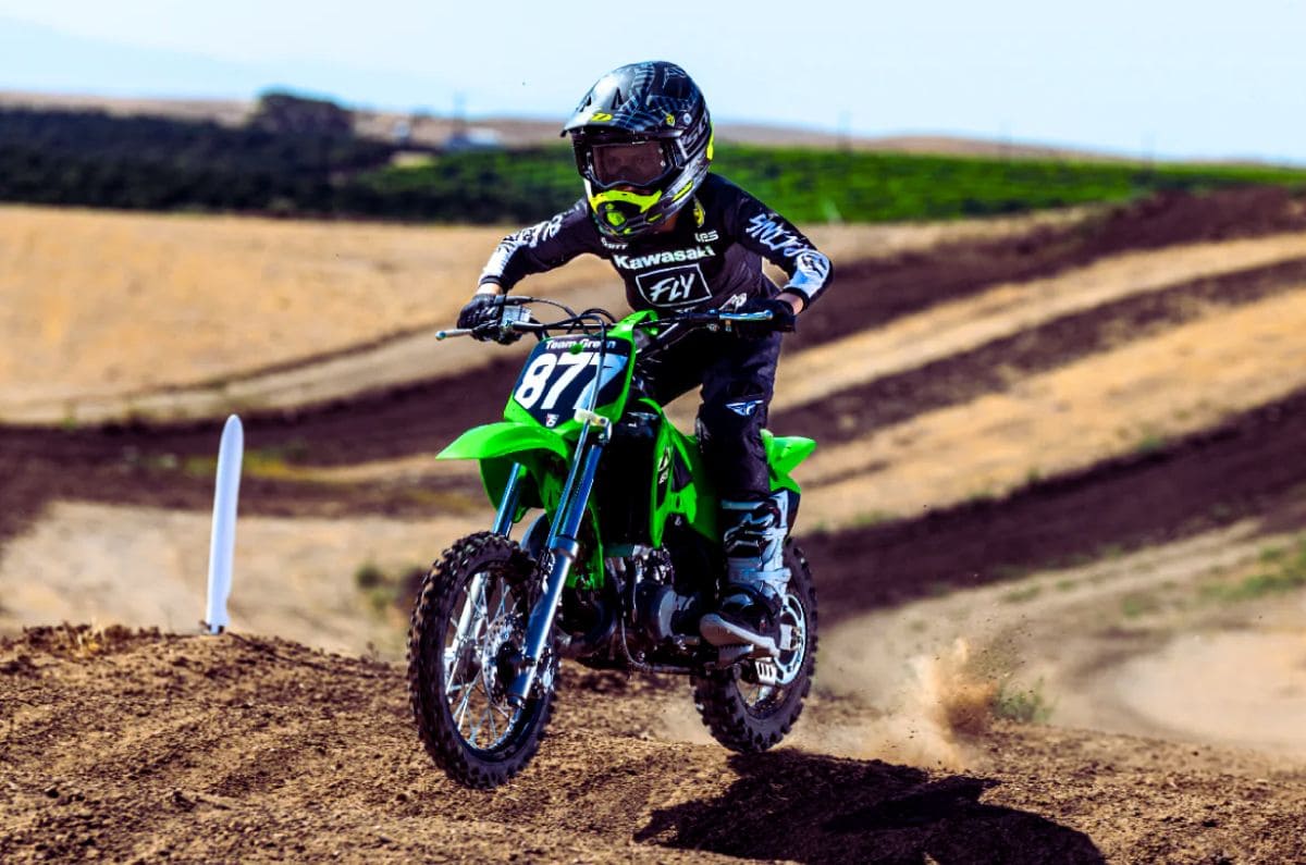 KX 65: La moto perfecta para los jóvenes apasionados del motocross