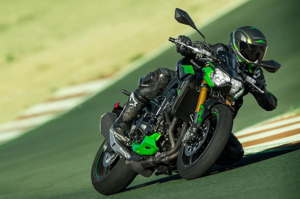 Las reinas de la conducción urbana: Todos los modelos Kawasaki Z