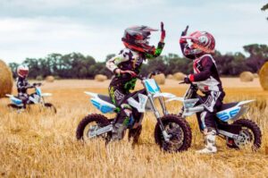 Motos para niños: Diversión y desarrollo sobre dos ruedas