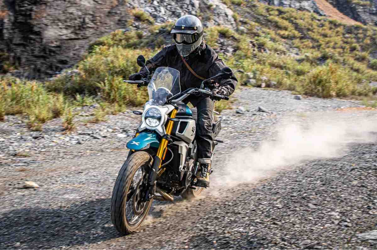 700CL-X Adventure: Una moto classic con alma aventurera