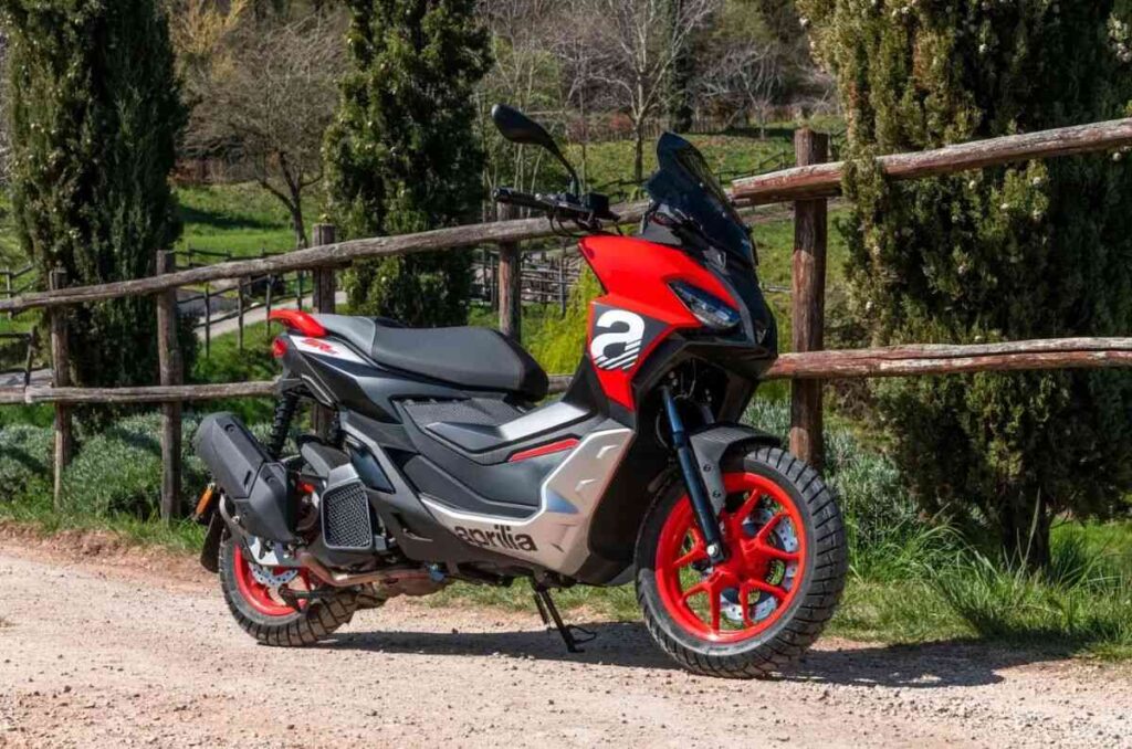 Aprilia SR GT 200