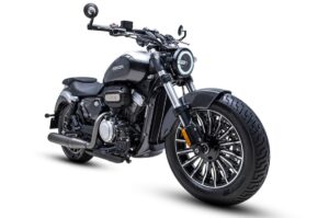 Rock 300: Todo el estilo Rocker en una moto cruiser urbana