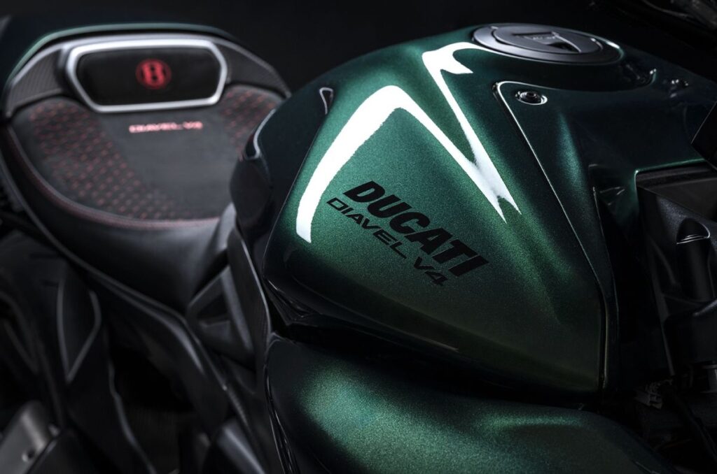 Ducati Diavel para Bentley 2025