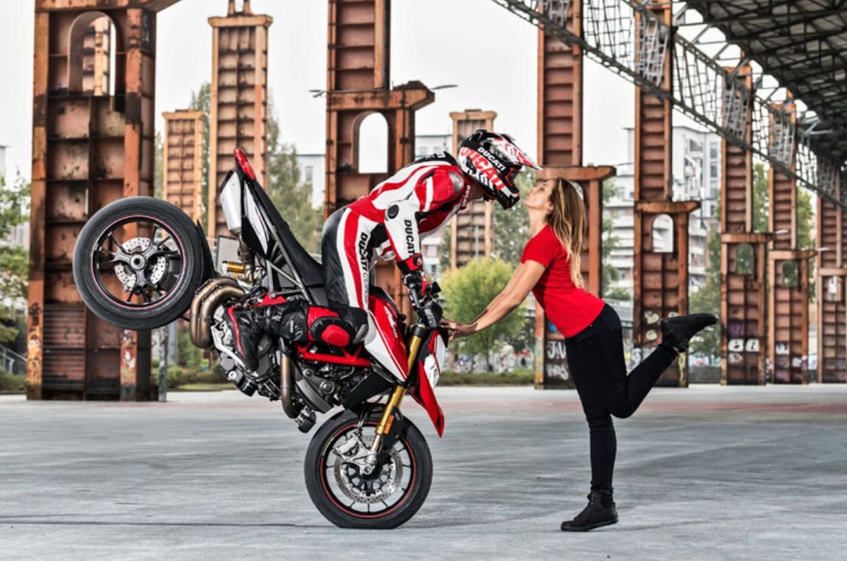 Hypermotard 950 SP: El modelo más potente y premium de la gama motard