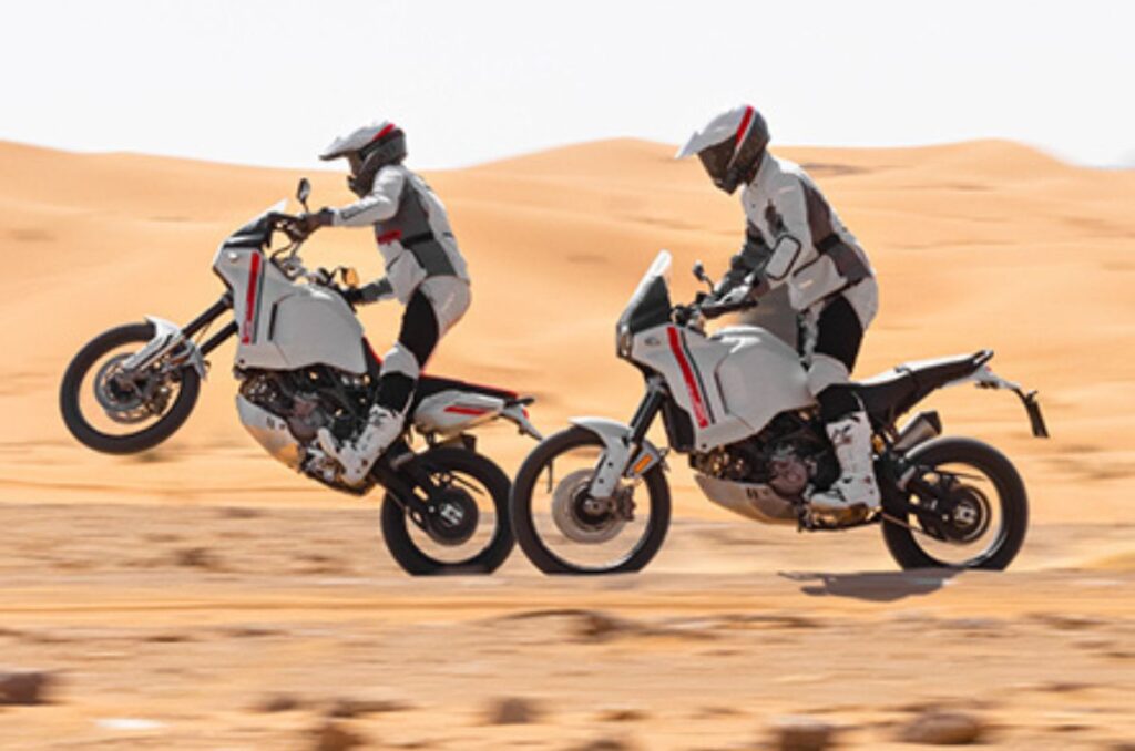 Moto adventure de Ducati