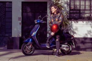 SXL 150: Elegancia italiana y rendimiento urbano en un scooter icónico