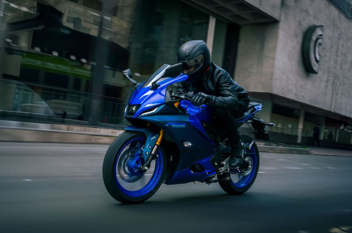 YZF-R15 V4: La icónica moto superdeportiva Yamaha de la serie R