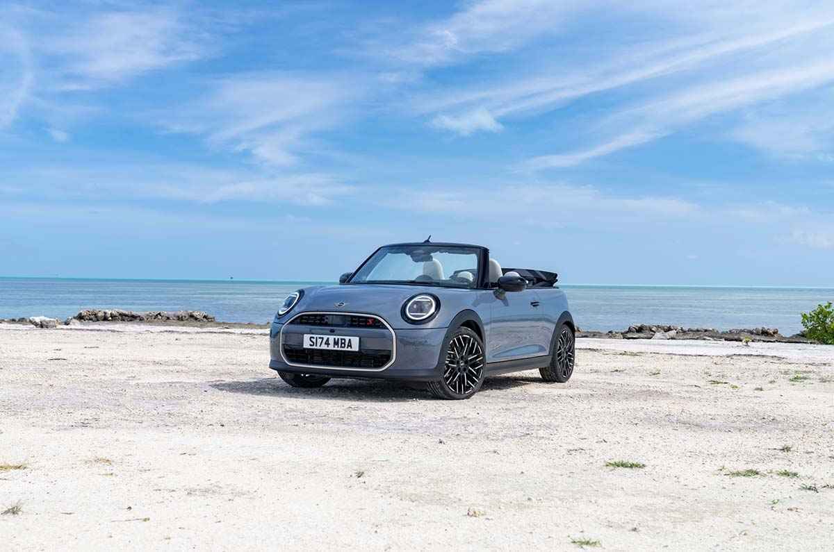 MINI Cooper Convertible llega a México