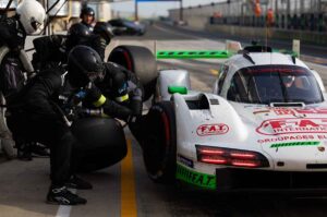 Complicado inicio de Porsche Penske