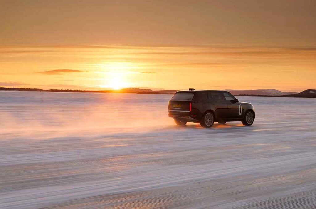 Range Rover imparable sobre el hielo 2