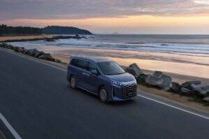 BYD presento su Minivan M9