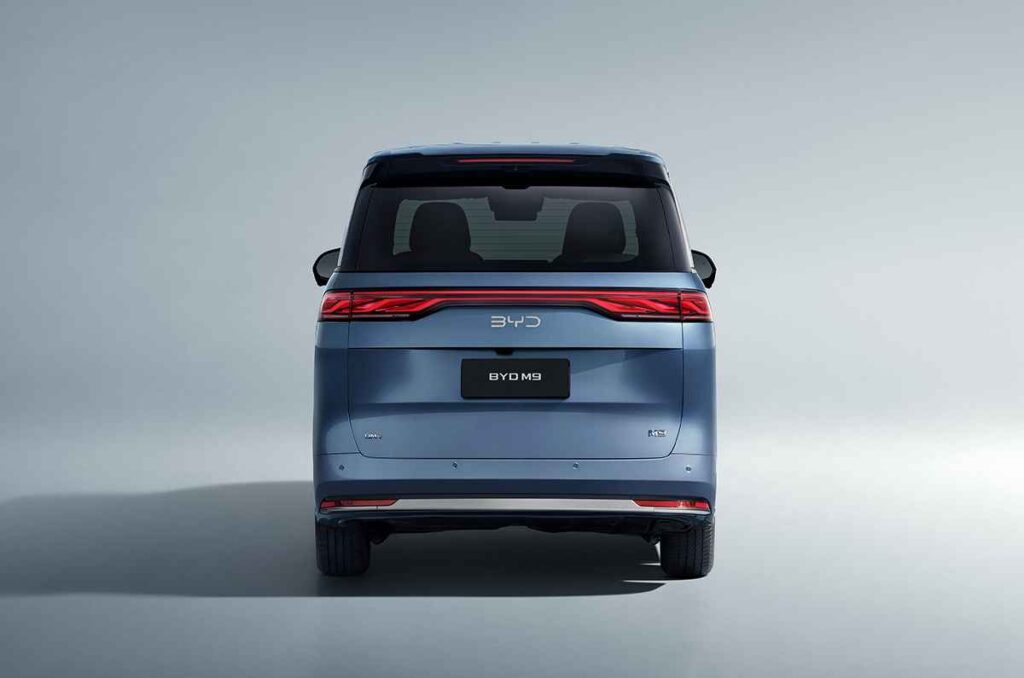 BYD presento su Minivan M9 1