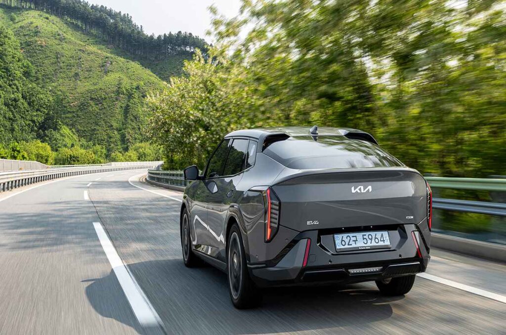 El nuevo EV 4 de KIA 0