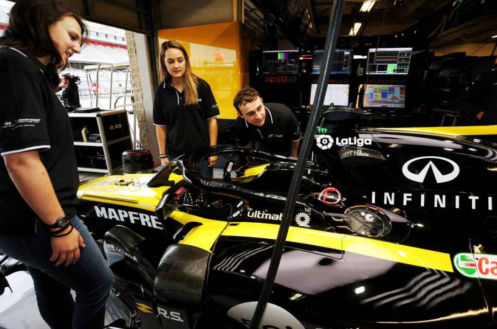 INFINITI: mujeres en la ingeniería automotriz 0
